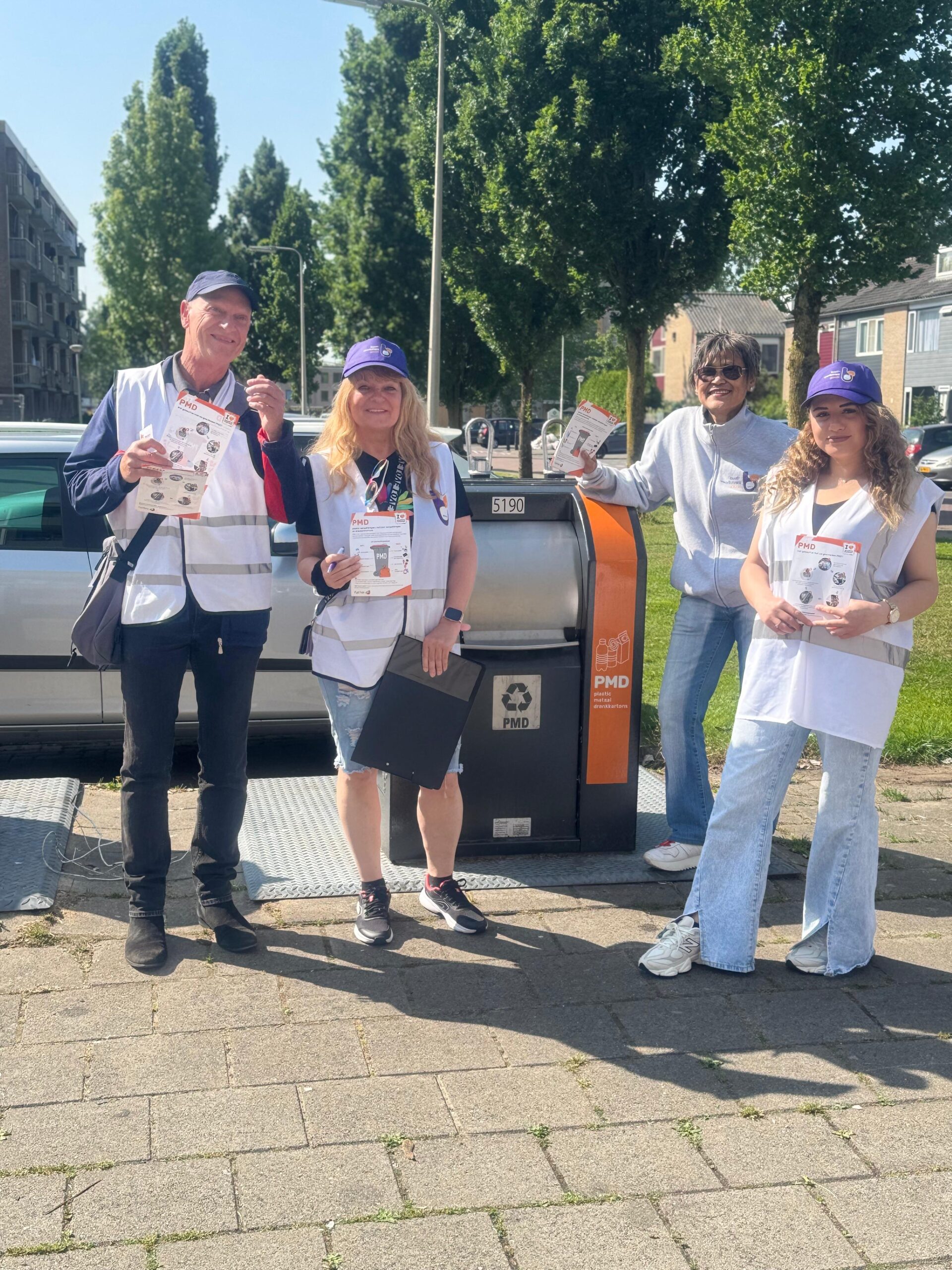 “Het lijkt wel een ghetto”: bewoners Oosterwei raken gefrustreerd over afvalproblemen